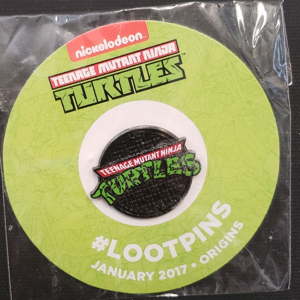 ⭐NEW in plastic Ninja Turtles Loot Pin